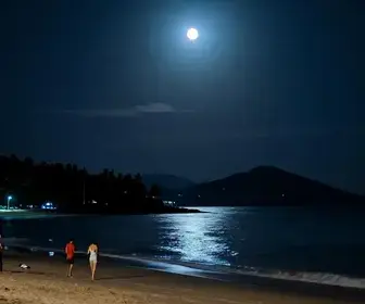 Descubra a Magia da Lua Azul em Guarapari