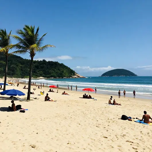 Descubra a Praia do Morro